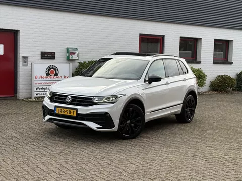 VOLKSWAGEN Tiguan 1.4 TSI eHybrid 245pk DSG R-Line Business+ Black Style. Full option/ SOH 97%/ Panoramadak/ Trekhaak/ Lederen bekleding/ Elektrische stoelen/ 20 Inch