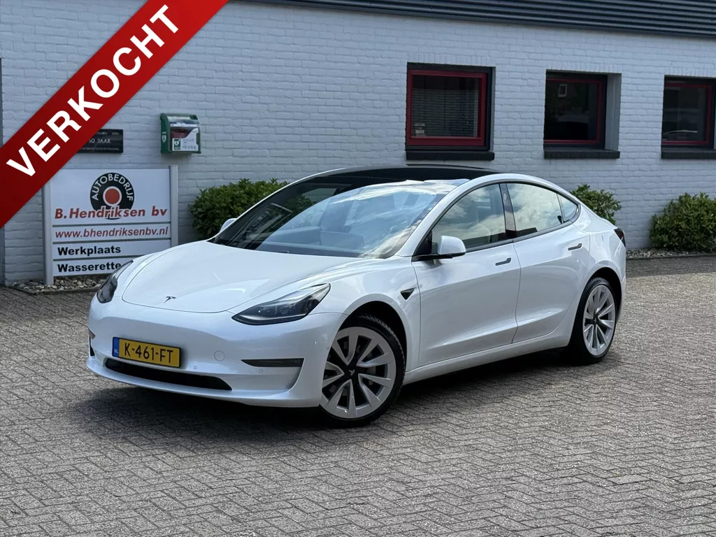 Tesla Model 3 Long-Range Dual Motor AWD/ SOH 87,7%/ Facelift model met warmtepomp/ Wit interieur/ 19 Inch/ All season banden/ Premium audio/ Origineel NL/ NAP