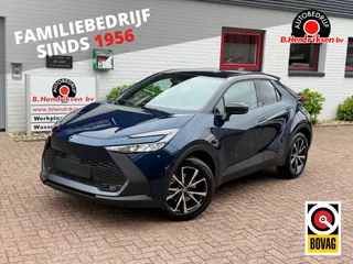 TOYOTA C-Hr 2.0 High Power PHEV 223pk CVT Dynamic/ Blauw met zwart dak/ Apple Carplay/ Keyless entry/ Stuur + Stoelverwarming/ Camera achter/ Nieuwe voorraad auto