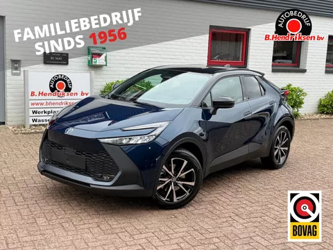 TOYOTA C-Hr 2.0 High Power PHEV 223pk CVT Dynamic/ Blauw met zwart dak/ Apple Carplay/ Keyless entry/ Stuur + Stoelverwarming/ Camera achter/ Nieuwe voorraad auto