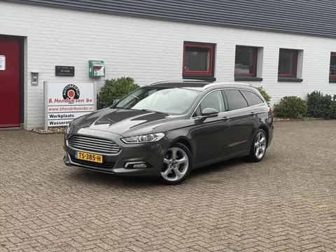 Ford Mondeo Wagon 1.5 EcoBoost 160pk Titanium/ Trekhaak afneembaar/ All season banden/ Camera achter/ Stuur + stoel verwarming/ Keyless entry/ DAB/ Navigatie