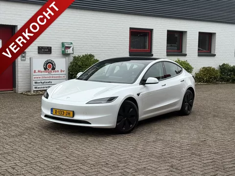 TESLA Model 3 RWD Highland/ Warmtepomp/ LFP accu/ Parelmoer wit/ Stoel + stuurwiel verwarming/ Panoramadak/ 1 Eigenaar/ Origineel NL/ NAP