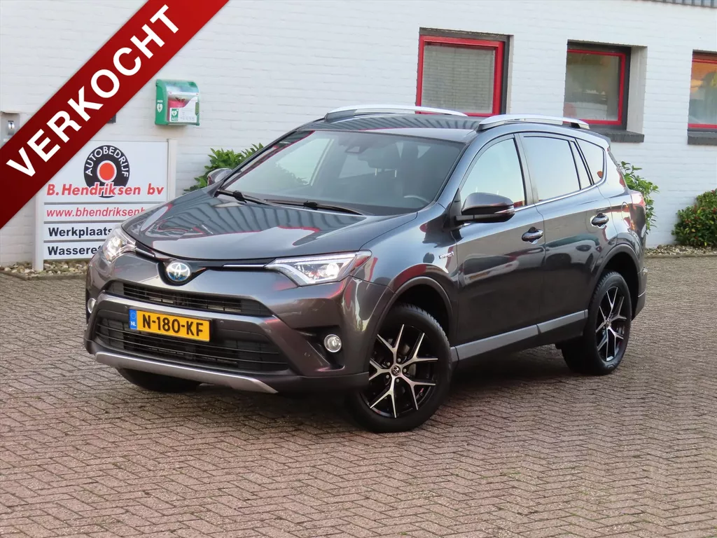 Toyota RAV4 2.5 VVT-i Hybrid 155pk 2WD Aut Style. Camera achter/ Stoelverwarming/ Keyless entry/ Navigatie/ Adaptieve cruise/ Elektrisch verstelbare stoel