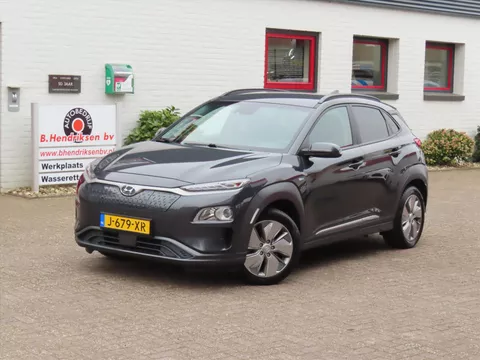 Hyundai Kona EV 64KWH/ 204pk 2WD Aut Fashion/ SOH 100%/ December 2020/ Warmtepomp/ Keyless entry/ All season banden/ Camera achter/ 1 eigenaar/ Origineel NL/ NAP