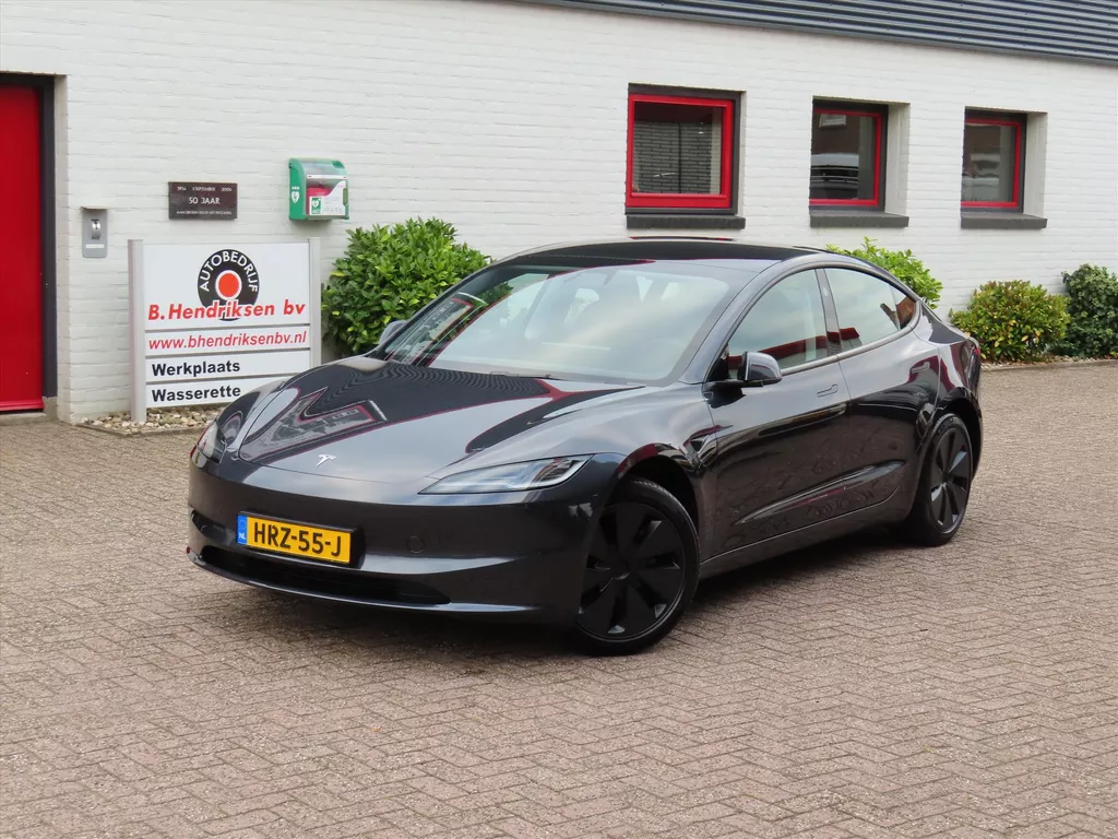 Tesla Model 3 RWD Premium Highland/ Warmtepomp/ LFP accu/ Stoel + stuurwiel verwarming/ Panoramadak/ Origineel NL/ NAP