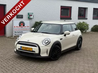 Mini Mini 3-Deurs (f56) 1.5 102pk Aut One Business Edition/ John Cooper Works velgen/ Navigatie/ Half lederen bekleding/ Parkeersensoren/ DAB/ 1 Eigenaar/ Origineel NL/ NAP