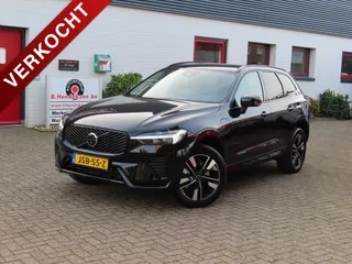 Volvo XC60 T6 Plug-In Hybrid 350pk Aut AWD Plus Dark/ Facelift model/ Trekhaak/ Harman Kardon sound/ 360° Camera/ Nieuwe voorraad auto met 14000 euro voordeel