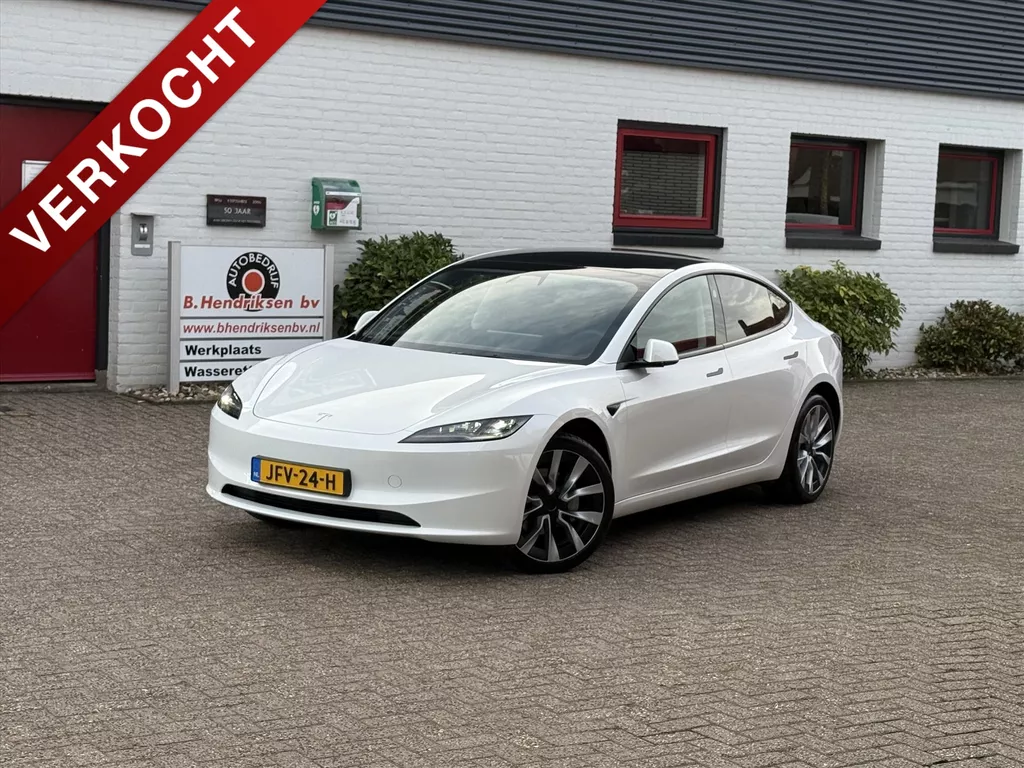 TESLA Model 3 RWD 60 KWH Premium Highland/ 19 Inch velgen/ Getinte ramen/ Warmtepomp/ LFP accu/ Stoel + stuurwiel verwarming/ Panoramadak/ Origineel NL/ NAP