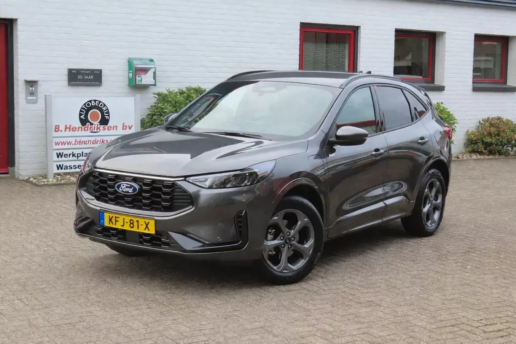 FORD Kuga 2.5 PHEV 243pk e-CVT ST-Line/ Nieuwe voorraad auto/ Magnetic Grey/ Winter pakket/ Apple Carplay/ DAB/ Keyless entry/ Reservewiel