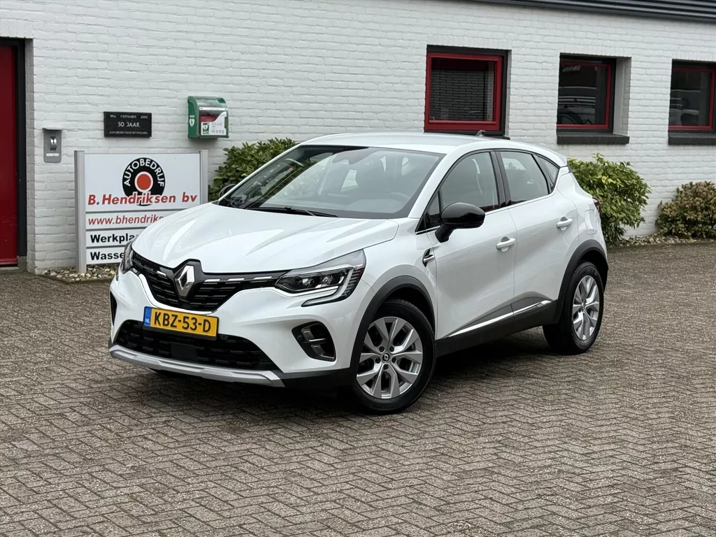 Renault Captur E-Tech Plug-In Hybrid 160pk Intens/ SOH 100%/ Trekhaak/ Parelmoer wit/ Camera achter/ Led koplampen/ Stoelverwarming/ Dealer onderhouden