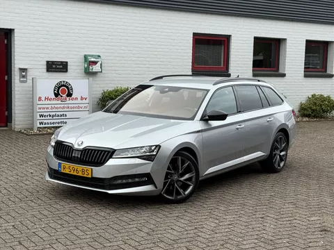 Skoda Superb Combi 1.5 TSI Greentech ACT 150pk DSG-7 Sportline Business/ Trekhaak afneembaar/ Comfort Pack/ Stoelverwarming V + A/ Adaptieve cruise/ Travel assist/ NAP