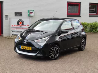 Toyota Aygo 1.0 VVT-i 72pk 5D x-play/ Groot media scherm/ Apple Carplay/ Parkeercamera achter/ Airco/ Origineel NL/ NAP