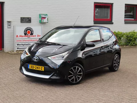Toyota Aygo 1.0 VVT-i 72pk 5D x-play/ Groot media scherm/ Apple Carplay/ Parkeercamera achter/ Airco/ Origineel NL/ NAP