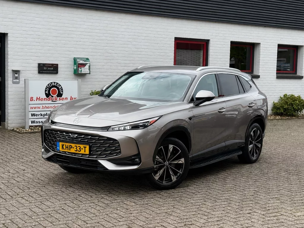 MG Hs 1.5T GDI PHEV Aut Comfort/ Nieuwe voorraad auto/ 100 KM elektrisch bereik/ Camera achter/ Apple Carplay/ Keyless entry