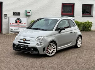 Abarth 695 Essesse/ Sperdifferentieel/ Carbon pakket/ Akrapovic uitlaat/ Beats audio/ Xenon/ Urban pakket/ 1 Eigenaar/ Dealer onderhouden/ Fabrieksgarantie