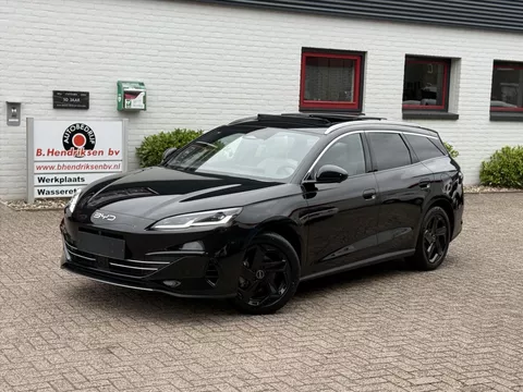 Byd Seal 6 Touring 1.5 DM-i 212PK PHEV Comfort/ Panoramadak/ 18 Inch/ Adaptieve cruise/ 360 Camera/ 8000 euro korting/ 100 KM elektrisch/ Nieuwe voorraad auto