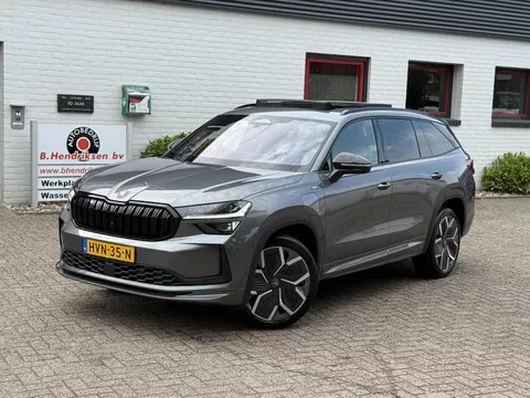 SKODA Kodiaq 1.5 TSI PHEV 204pk DSG-6 Sportline Business/ Full option/ Panoramadak/ Comfort pakket/ Head-Up/ Dynamic Chassis/ 20 Inch/ Trekhaak/ Origineel NL/ NAP