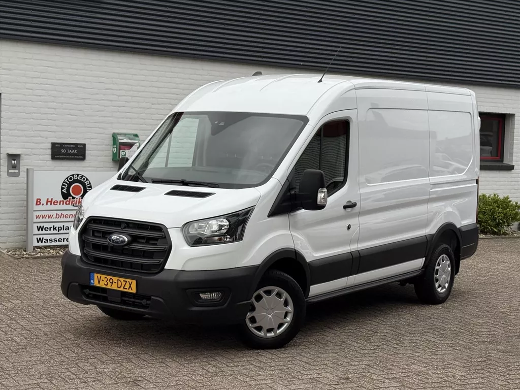 Ford Transit GB 350 L2H2 TDCi 105pk FWD Trend/ Trekhaak met 2500KG trekgewicht/ Parkeersensoren V+A/ DAB/ Cruise control/ 3 Zitplaatsen/ Airco/ Origineel NL/  NAP