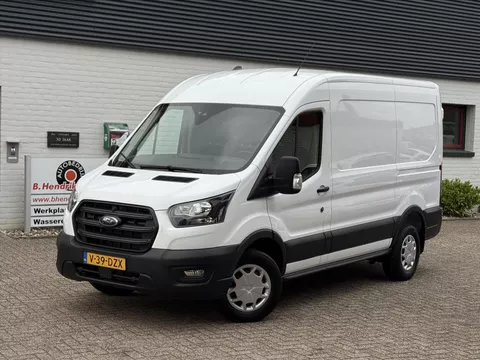 Ford Transit GB 350 L2H2 TDCi 105pk FWD Trend/ Trekhaak met 2500KG trekgewicht/ Parkeersensoren V+A/ DAB/ Cruise control/ 3 Zitplaatsen/ Airco/ Origineel NL/  NAP