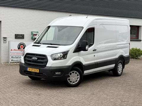 Ford Transit GB 350 L2H2 TDCi 105pk FWD Trend/ Trekhaak met 2500KG trekgewicht/ Parkeersensoren V+A/ DAB/ Cruise control/ 3 Zitplaatsen/ Airco/ Origineel NL/  NAP