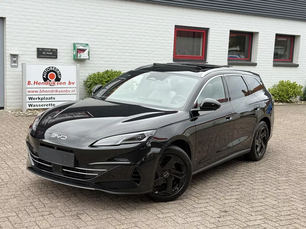 Byd Seal 6 Touring 1.5 DM-i 212PK PHEV Comfort/ Panoramadak/ 18 Inch/ Adaptieve cruise/ 360 Camera/ 8000 euro korting/ 100 KM elektrisch/ Nieuwe voorraad auto