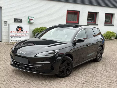 Byd Seal 6 Touring 1.5 DM-i 212PK PHEV Comfort/ Panoramadak/ 18 Inch/ Adaptieve cruise/ 360 Camera/ 8000 euro korting/ 100 KM elektrisch/ Nieuwe voorraad auto