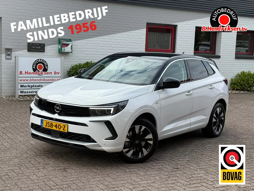 Opel Grandland 1.6 Turbo Hybrid 225pk Aut Ultimate PHEV/ SOH 99.25%/  All season banden/ Trekhaak/ 360° Camera/ Adaptieve cruise/ Apple Carplay/ DAB/ Standkachel