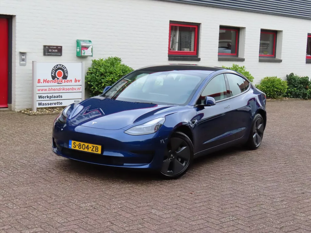 Tesla Model 3 Standard Plus RWD/ LFP Accu, SOH 96%/ Warmtepomp/ All season banden Michelin/ Origineel NL/ NAP