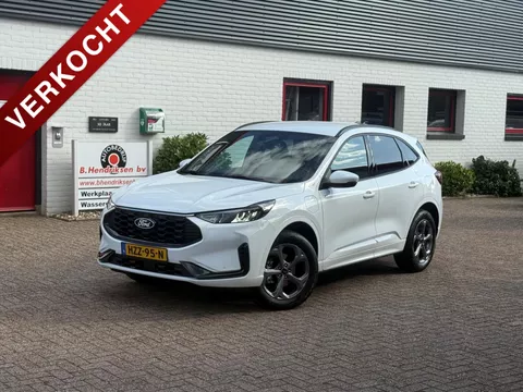 Ford Kuga 2.5 PHEV 243pk e-CVT ST-Line/ Nieuwe voorraad auto met 6000 euro voordeel/ 2100 KG trekgewicht/ Apple Carplay/ Camera achter/ Keyless entry Ford Kuga 2.5 PHEV 243pk e-CVT ST-Line/ Nieuwe voorraad auto met 6000 euro voordeel/ 2100 KG trekgewicht/ Apple Carplay/ Camera achter/ Keyless entry