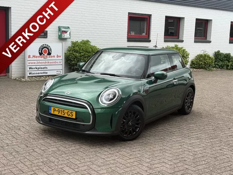 Mini Mini 3-Deurs (f56) 1.5 102pk Aut One Business Edition/ Led koplampen/ Climatronic/ Navigatie/ Parkeensensoren/ 1 Eigenaar/ Origineel NL/ NAP