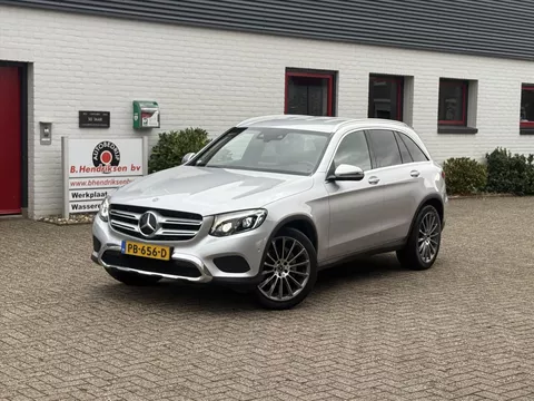 Mercedes GLC-Klasse 250 211pk 4MATIC 9G-TRONIC Prestige/ Burmester sound/ Keyless entry/ Trekhaak/ Adaptieve cruise/ Camera achter/ Origineel NL/ NAP
