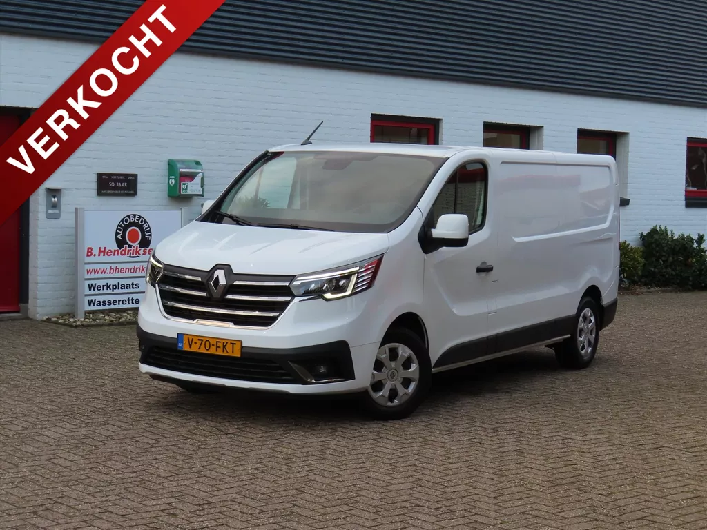 Renault Trafic GB 2.0 Blue dCi 110pk L2H1 T30 Work Edition/ Trekhaak/ All season banden/ Vloer + wandplaten/ Apple Carplay/ DAB/ 1 Eigenaar/ Origineel NL/ NAP Renault Trafic GB 2.0 Blue dCi 110pk L2H1 T30 Work Edition/ Trekhaak/ All season banden/ Vloer + wandplaten/ Apple Carplay/ DAB/ 1 Eigenaar/ Origineel NL/ NAP
