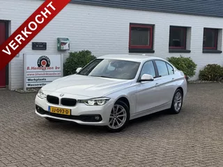 BMW 3-Serie (f30) 330e iPerformance 252pk/ Centennial Executive/ SOH 84%/ Parelmoer wit/ All season banden/ Led koplampen/ Origineel NL/ NAP