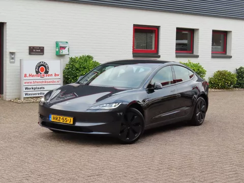 Tesla Model 3 RWD Highland/ Warmtepomp/ LFP accu/ Stoel + stuurwiel verwarming/ Panoramadak/ Origineel NL/ NAP