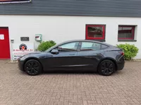 Tesla Model 3 RWD Highland/ Warmtepomp/ LFP accu/ Stoel + stuurwiel verwarming/ Panoramadak/ Origineel NL/ NAP Foto