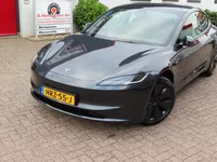 Tesla Model 3 RWD Highland/ Warmtepomp/ LFP accu/ Stoel + stuurwiel verwarming/ Panoramadak/ Origineel NL/ NAP Foto
