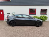 Tesla Model 3 RWD Highland/ Warmtepomp/ LFP accu/ Stoel + stuurwiel verwarming/ Panoramadak/ Origineel NL/ NAP Foto