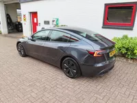 Tesla Model 3 RWD Highland/ Warmtepomp/ LFP accu/ Stoel + stuurwiel verwarming/ Panoramadak/ Origineel NL/ NAP Foto