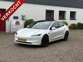 TESLA Model 3 RWD Highland/ Warmtepomp/ LFP accu/ Parelmoer wit/ Stoel + stuurwiel verwarming/ Panoramadak/ 1 Eigenaar/ Origineel NL/ NAP