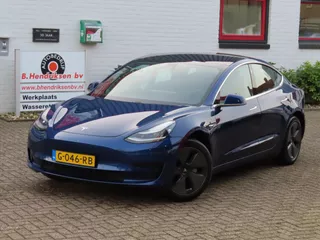 Tesla Model 3 Standard Plus RWD/ Accu staat (SOH): 90.4%/ Origineel NL/ Dealer onderhouden/ Autopilot/ Elektrisch verstelbare voorstoelen/ Stoelverwarming/ NAP