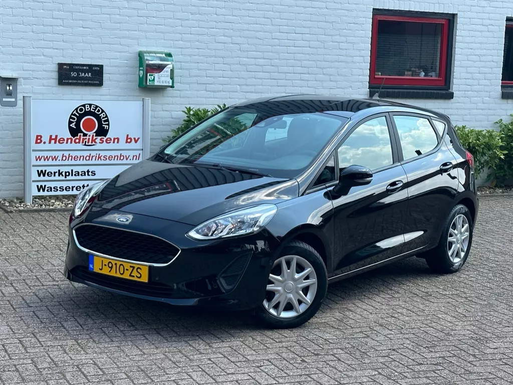 Ford Fiesta 1.0 EcoBoost 95pk Connected/ Navigatie/ Apple Carplay/ DAB/ Parkeersensoren voor + achter/ All season banden/ Airco/ 1 Eigenaar/ Origineel NL/ NAP