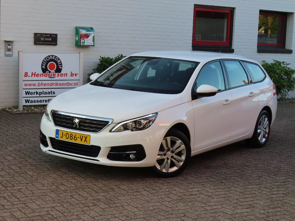 Peugeot 308 1.2 PureTech 110pk Active Pack/ Navigatie/ Apple Carplay/ All season banden/ Cruise control/ Parkeersensoren/ DAB/ 1 Eigenaar/ Origineel NL/ NAP