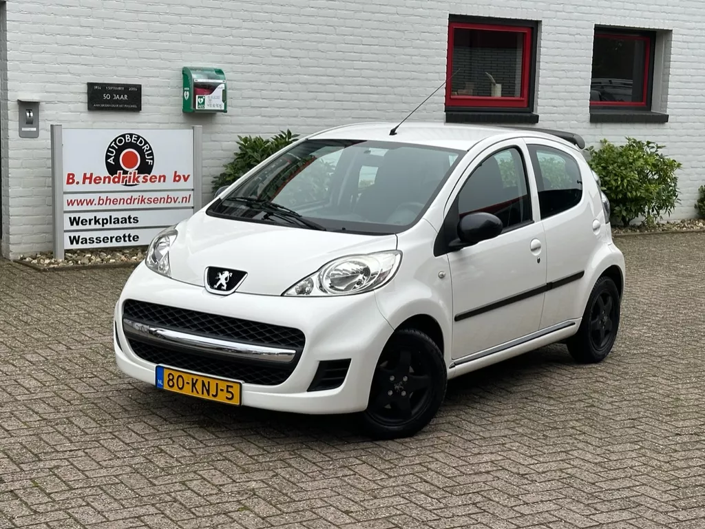 Peugeot 107 1.0 12V 68PK XS 5D/ Airco/ Origineel NL/ All season banden/ Lichtmetalen velgen/ Centrale vergrendeling/ Origineel NL/ NAP