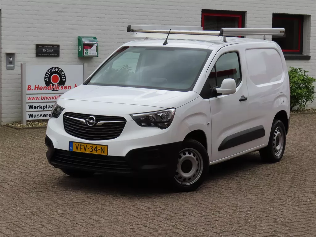 Opel Combo Cargo GB 1.5 Diesel 102pk Edition/ Imperiaal/ Trekhaak/ Airco/ Navigatie/ Apple Carplay/ Cruise control/ Stuurwielbediening/ 1 Eigenaar/ Origineel NL/ NAP