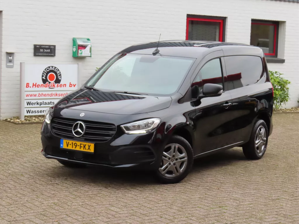 Mercedes Citan GB 108CDI L1 PRO/ Bumpers in kleur/ Apple Carplay/ DAB/ Camera achter/ Airco/ Cruise control/ Nieuwe voorraad bus/ Rijklaarprijs/ Origineel NL/ NAP