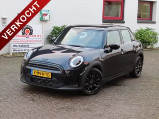 Mini Mini 5-Deurs (f55) 1.5 136pk Aut Cooper Camden Edition/ Lederen bekleding/ Keyless entry/ Navigatie/ Apple Carplay/ Led koplampen/ 1 Eigenaar/ Origineel NL/ NAP