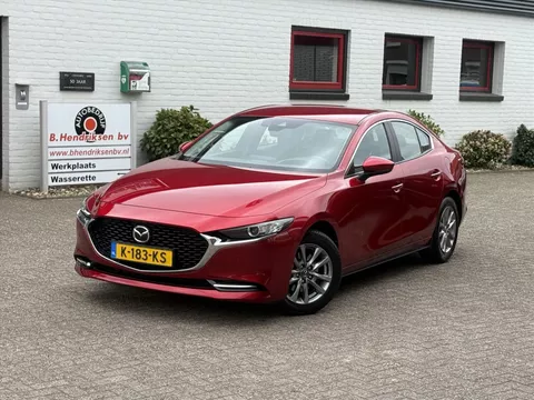 Mazda 3 Sedan Skyactiv-X 180pk Comfort met Bose/ Apple Carplay/ DAB/ Bose sound/ Keyless entry/ Camera achter/ Adaptieve cruise/ 1 Eigenaar/ Origineel NL/ NAP