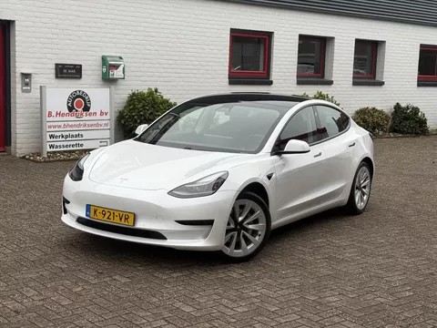 Tesla Model 3 Standard Plus RWD/ Facelift model met warmtepomp/ Afneembare trekhaak/ 19 Inch velgen/ 1 Eigenaar/ Origineel NL/ NAP