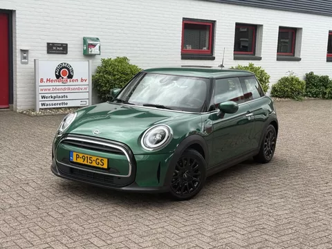 Mini Mini 3-Deurs (f56) 1.5 102pk Aut One Business Edition/ Led koplampen/ Climatronic/ Navigatie/ Parkeensensoren/ 1 Eigenaar/ Origineel NL/ NAP