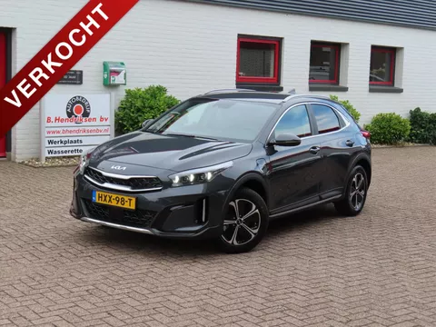 KIA Xceed 1.6 GDi PHEV 141pk DCT6 DynamicPlusLine/ Nieuwe auto met 8000 euro voordeel/ Keyless entry/ Apple Carplay/ Stuur + stoelverwarming/ Adaptieve cruise KIA Xceed 1.6 GDi PHEV 141pk DCT6 DynamicPlusLine/ Nieuwe auto met 8000 euro voordeel/ Keyless entry/ Apple Carplay/ Stuur + stoelverwarming/ Adaptieve cruise